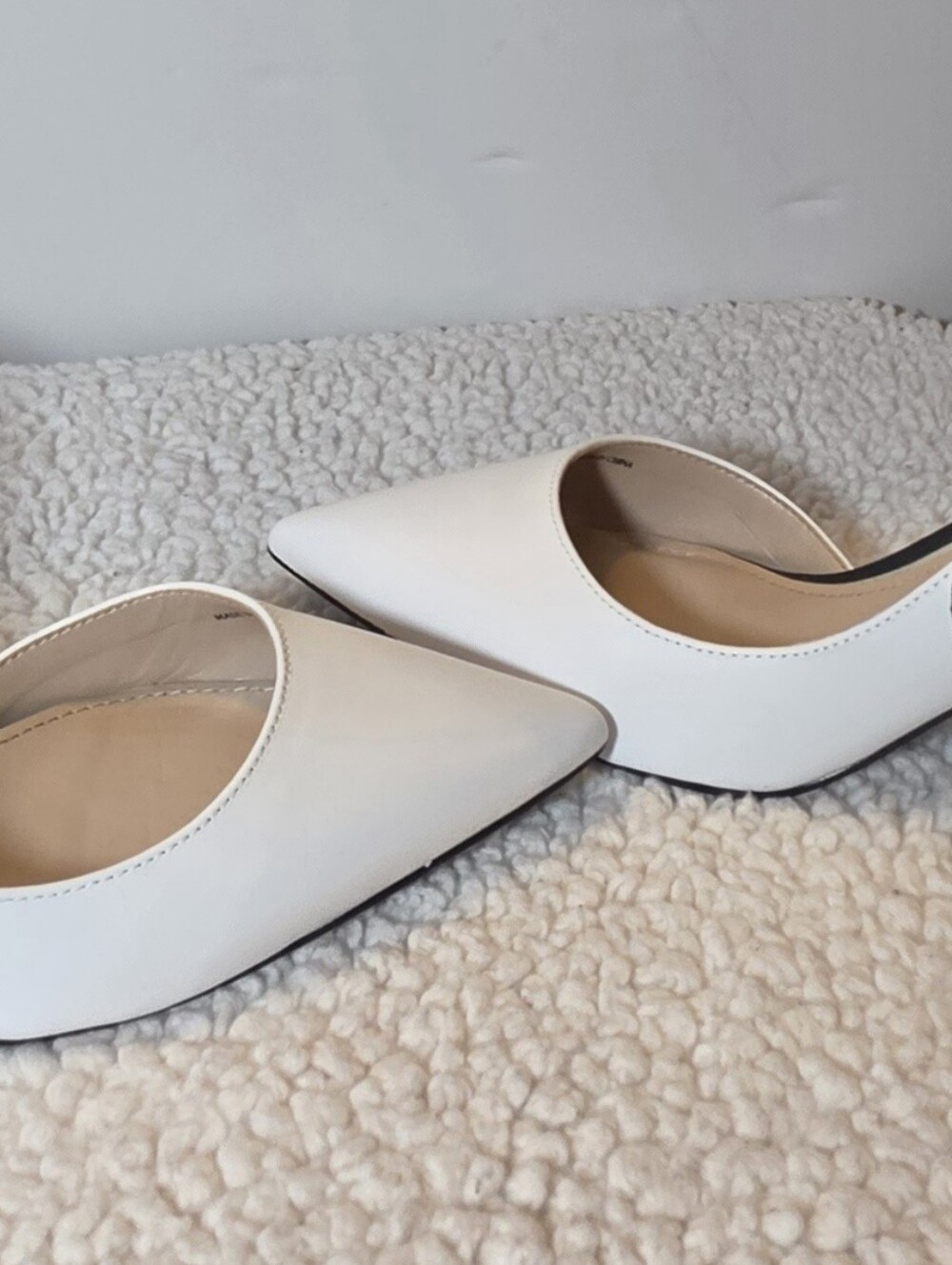 White House Black Market White Pointed Pumps with Black Knot Accent - Picture 3 of 13